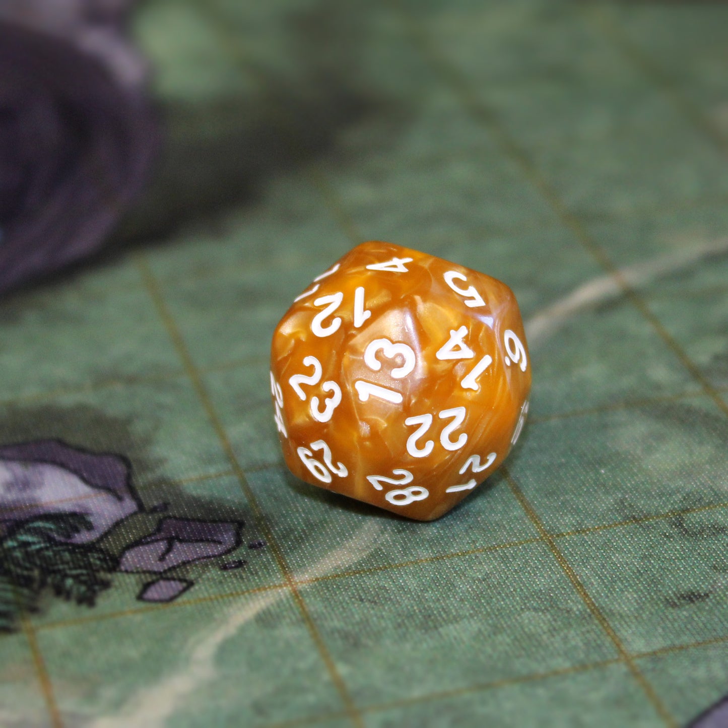 D30 Golden Pearl Polymer Dice