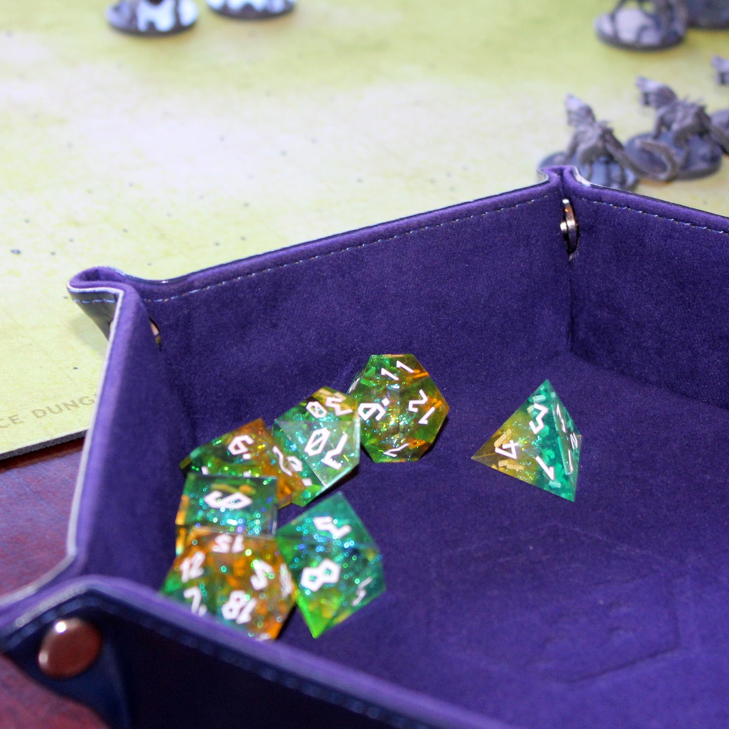 StarGlow Mutation Green Sharp Edge Resin Dice Set