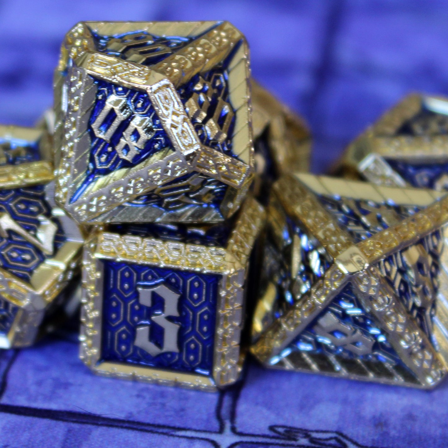 Metal Cavalier Gold & Blue Dice Set with Display Box
